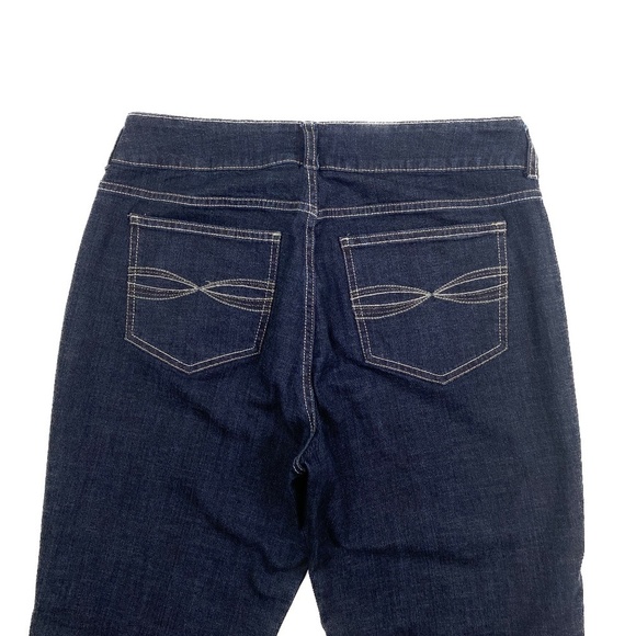 Rides by Lee Mid Rise Straight Women's size 12P Dark Wash Blue Denim Jeans - Picture 2 of 4